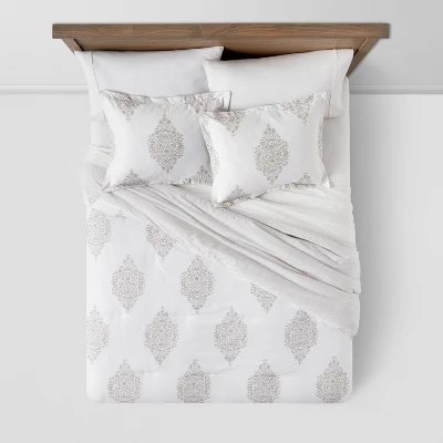 Medallion Printed Family-Friendly Comforter & Sham Set - Threshold™ 4 Medallion Printed Family-Friendly Comforter & Sham Set - Threshold™ - Image 2