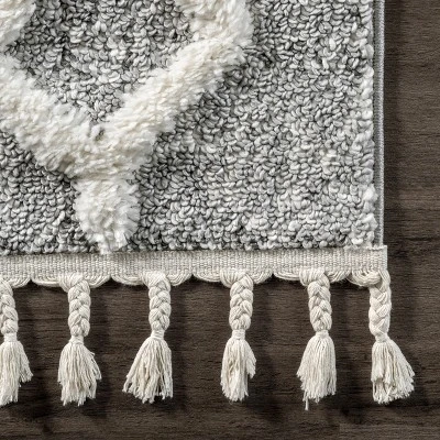 NuLOOM Wylde High Low Soft Shaggy Diamond Moroccan Tassel Area Rug 6 NuLOOM Wylde High Low Soft Shaggy Diamond Moroccan Tassel Area Rug - Image 4