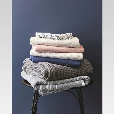 Performance Sheet Set (California King) White 400 Thread Count - Threshold™ 4 Performance Sheet Set (California King) White 400 Thread Count - Threshold™ - Image 2