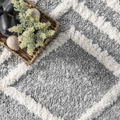 NuLOOM Wylde High Low Soft Shaggy Diamond Moroccan Tassel Area Rug 7 NuLOOM Wylde High Low Soft Shaggy Diamond Moroccan Tassel Area Rug - Image 5