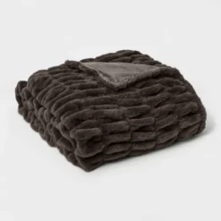 60" X 86" Faux Fur Oversized Bed Throw - Threshold Signature™ 9 60" X 86" Faux Fur Oversized Bed Throw - Threshold Signature™ -Selected Home Furnishings Store GUEST dd445366 f565 4ae7 8f14 2675be1cf726